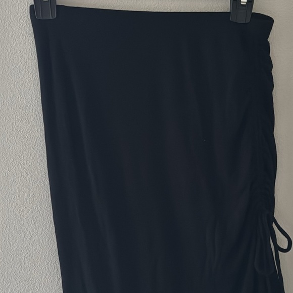 Velvet Torch Los Angeles ruched scrunched ties side midi skirt
Size XS - Picture 2 of 7